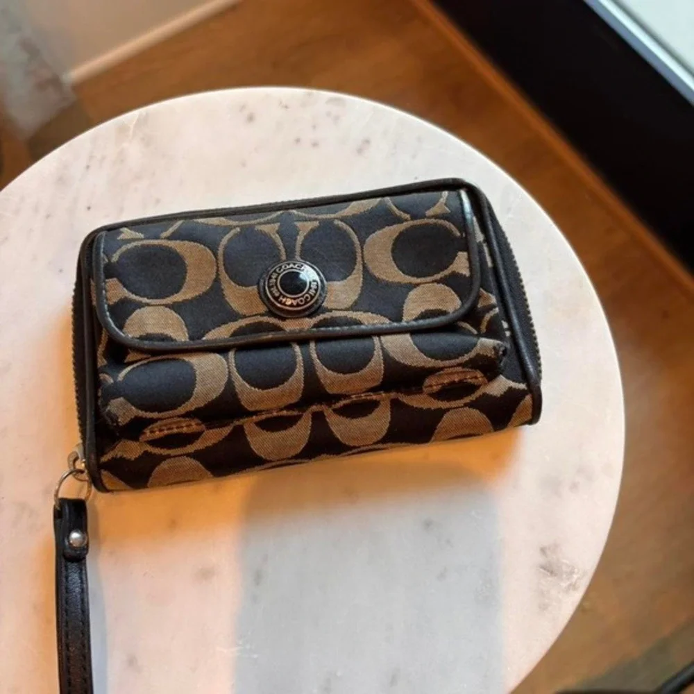 coach monogram